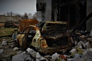 Розстріли цивільних авто, викрадення та зґвалтування: у селах поблизу Іванкова повідомляють про воєнні злочини 